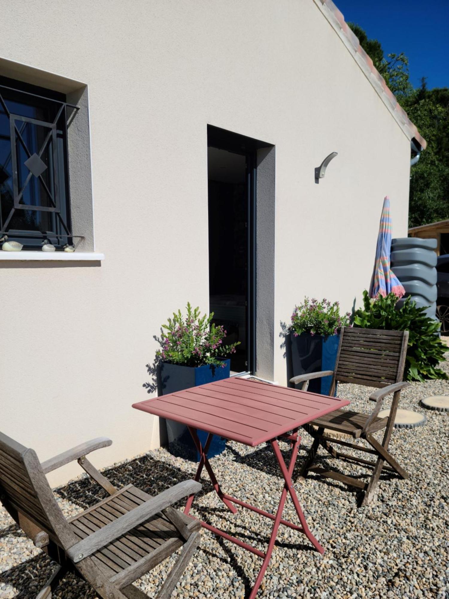 Bed and Breakfast Les Papillons D'Uzes Saint-Laurent-la-Vernède Esterno foto